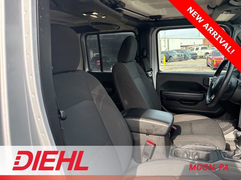 Used 2023 Jeep Wrangler Unlimited w/ Cold Weather Group AWD/4WD image 9