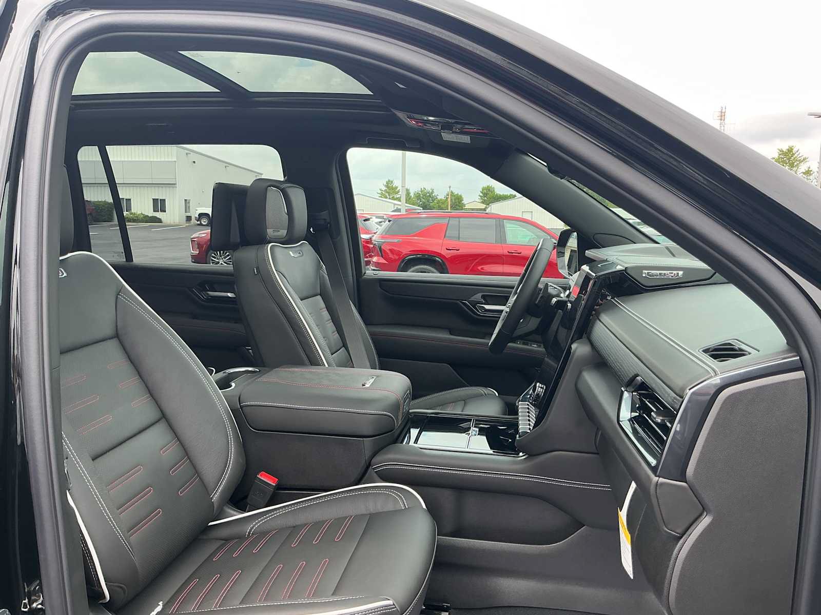 New 2026 GMC Yukon XL AT4 Ultimate AWD/4WD image 29
