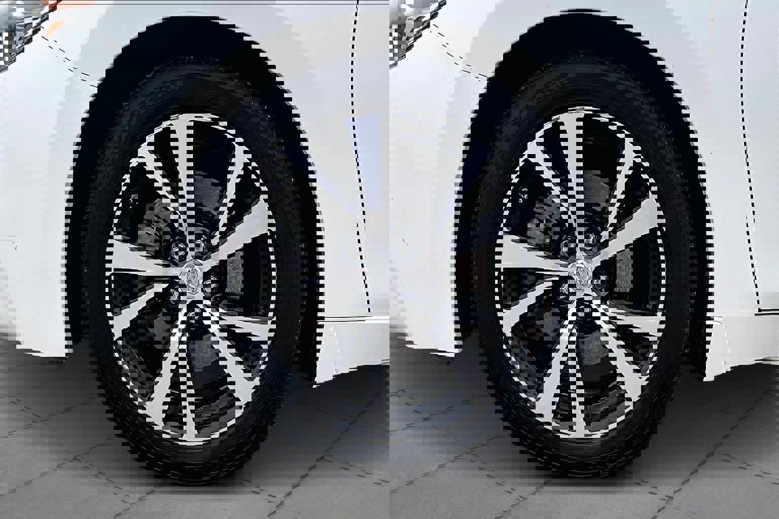 Used 2018 Nissan Maxima 3.5 SV image 11