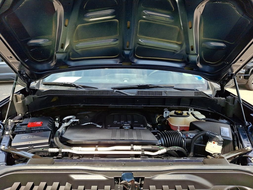 Certified 2020 Chevrolet Silverado 1500 Custom w/ Custom Value Package AWD/4WD image 28