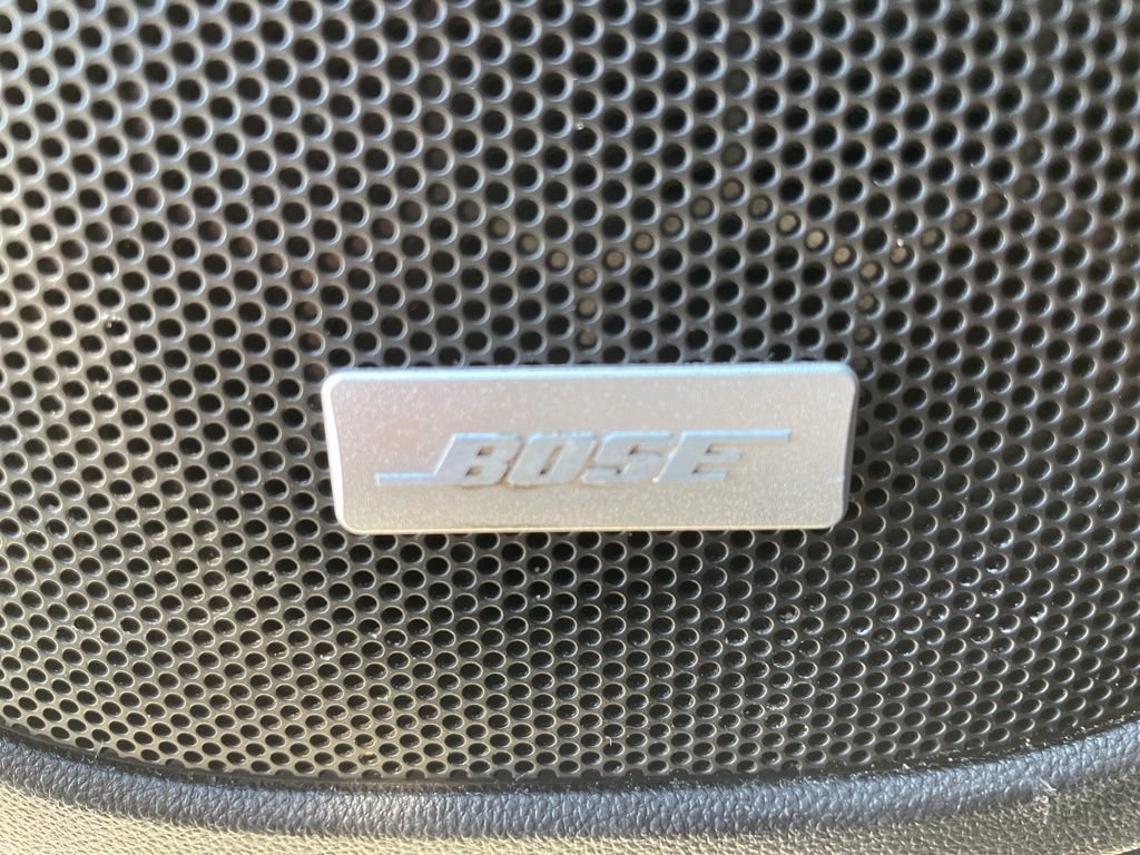 Used 2023 GMC Acadia SLT image 32