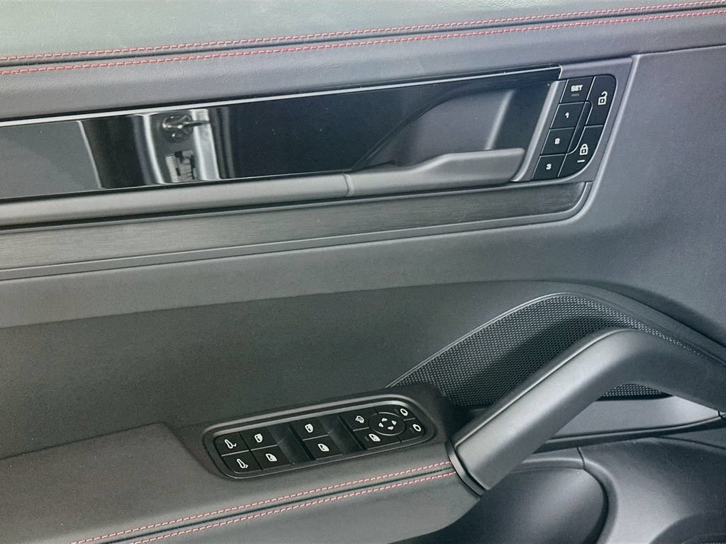 New 2026 Porsche Cayenne GTS AWD/4WD image 20