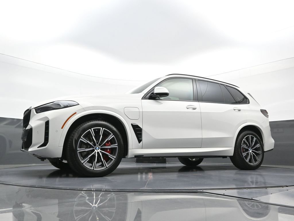 Used 2026 BMW X5 xDrive50e w/ M Sport Package AWD/4WD image 26