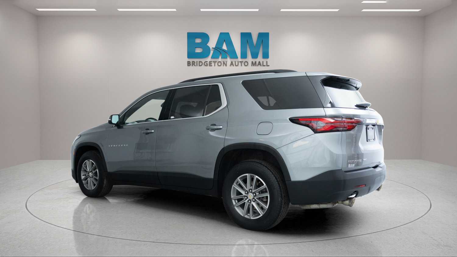 Used 2023 Chevrolet Traverse LT AWD/4WD image 5