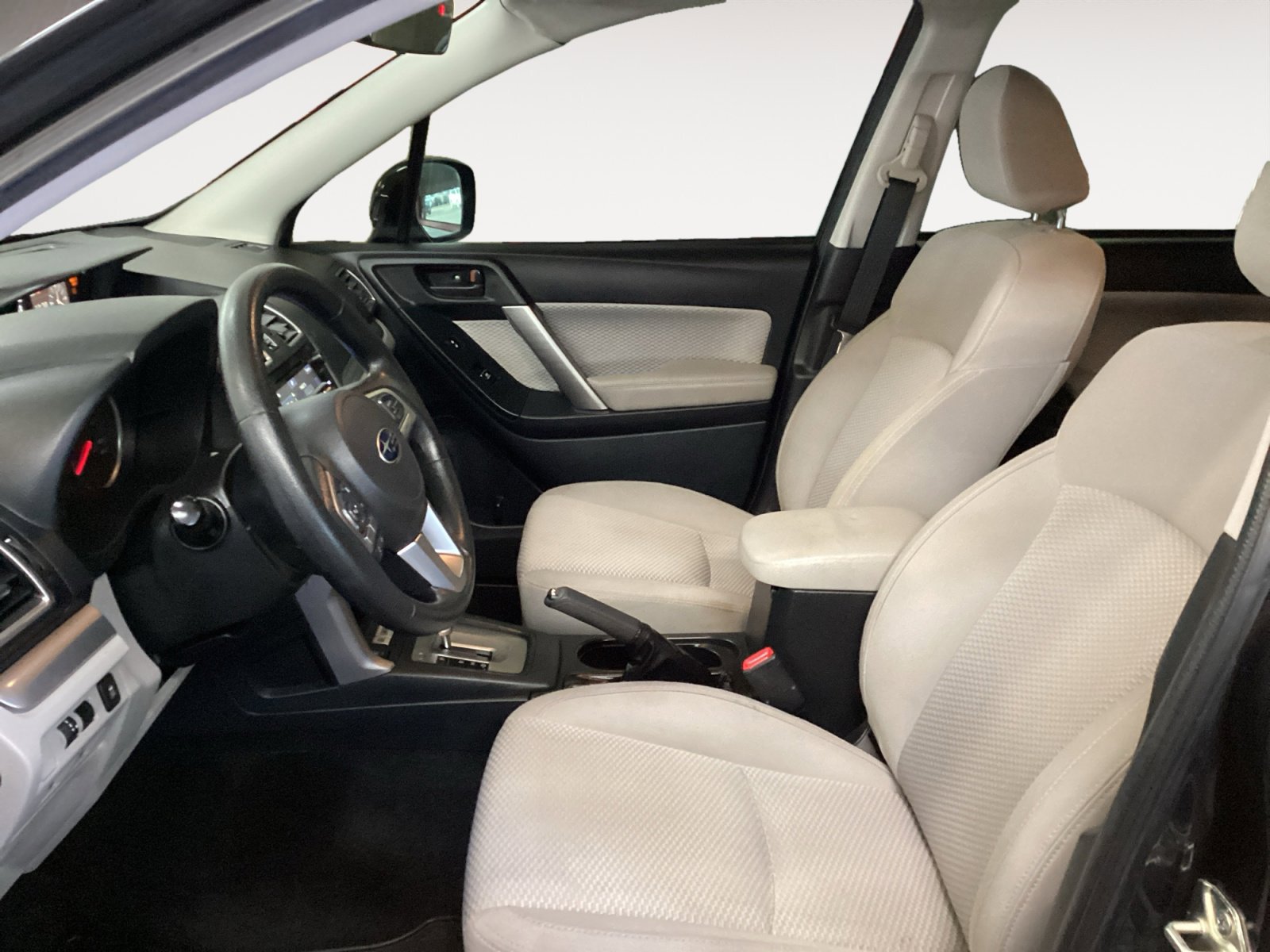 Used 2017 Subaru Forester 2.5i Premium w/ All-Weather Package image 9