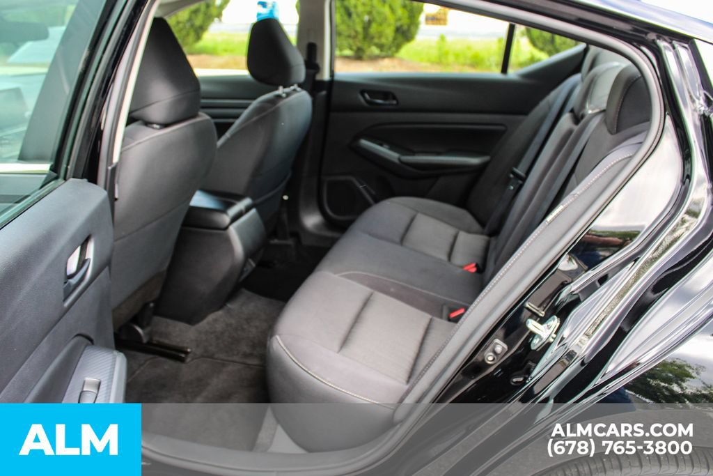 Used 2025 Nissan Altima 2.5 SV FWD image 18