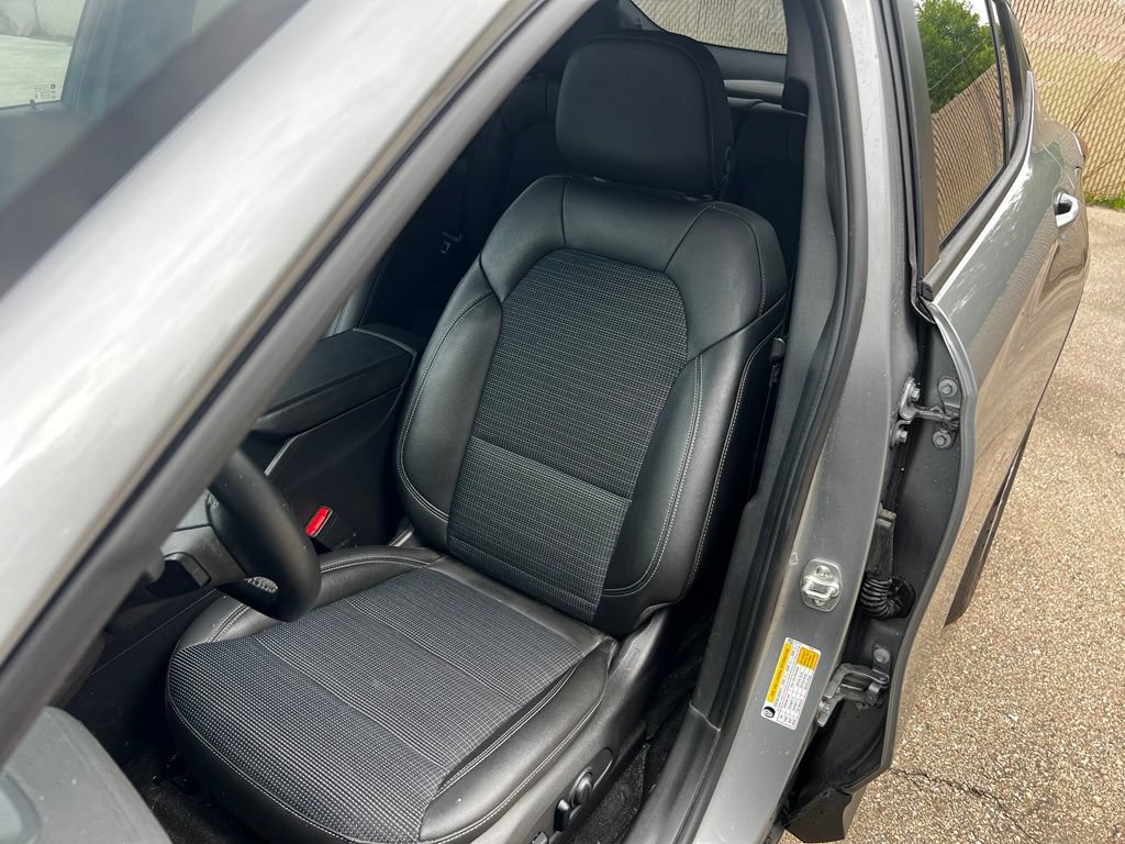 Used 2025 Buick Envista Preferred w/ Convenience I Package FWD image 28