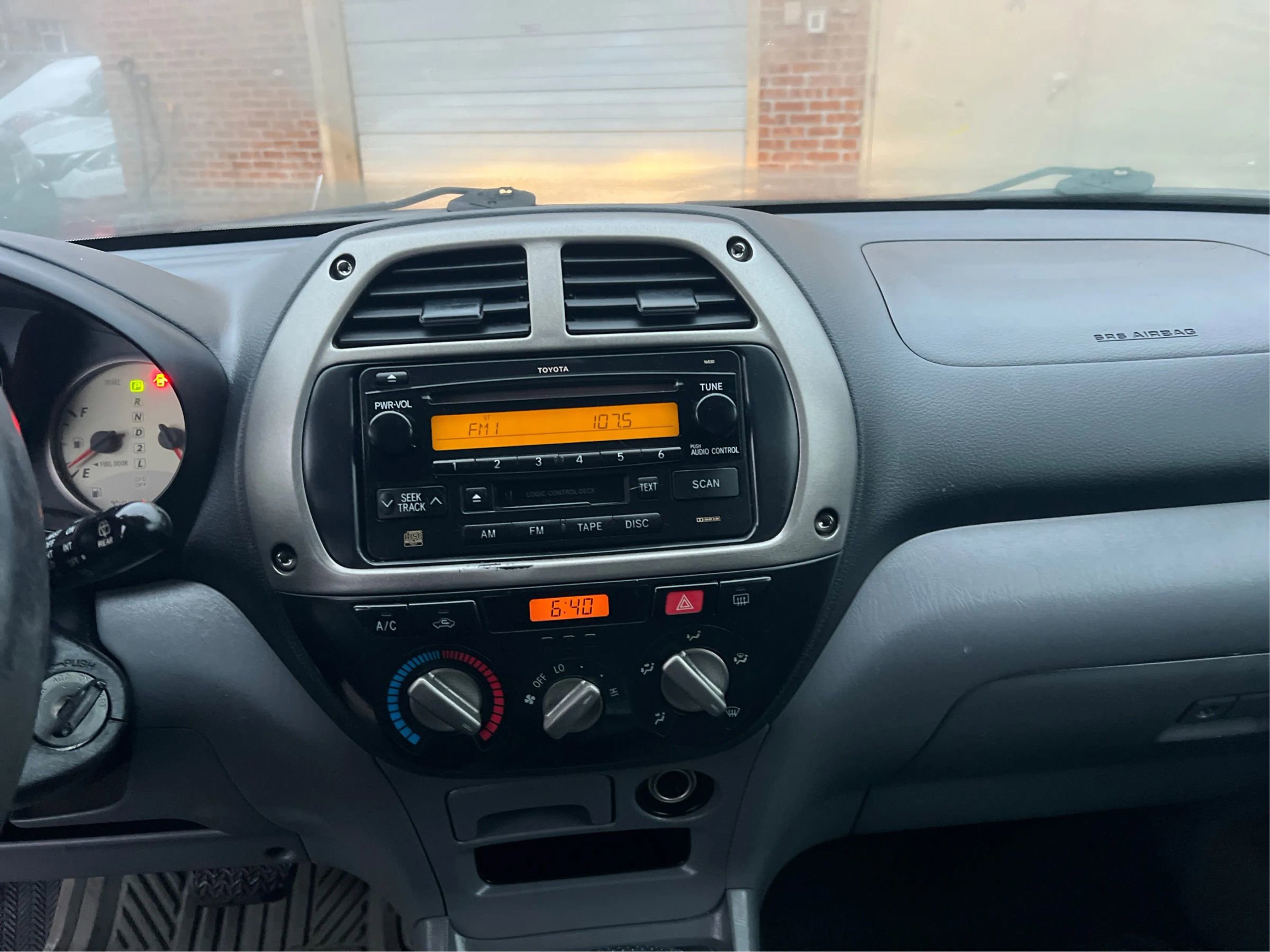 Used 2003 Toyota RAV4 2WD w/ "L" Pkg image 15