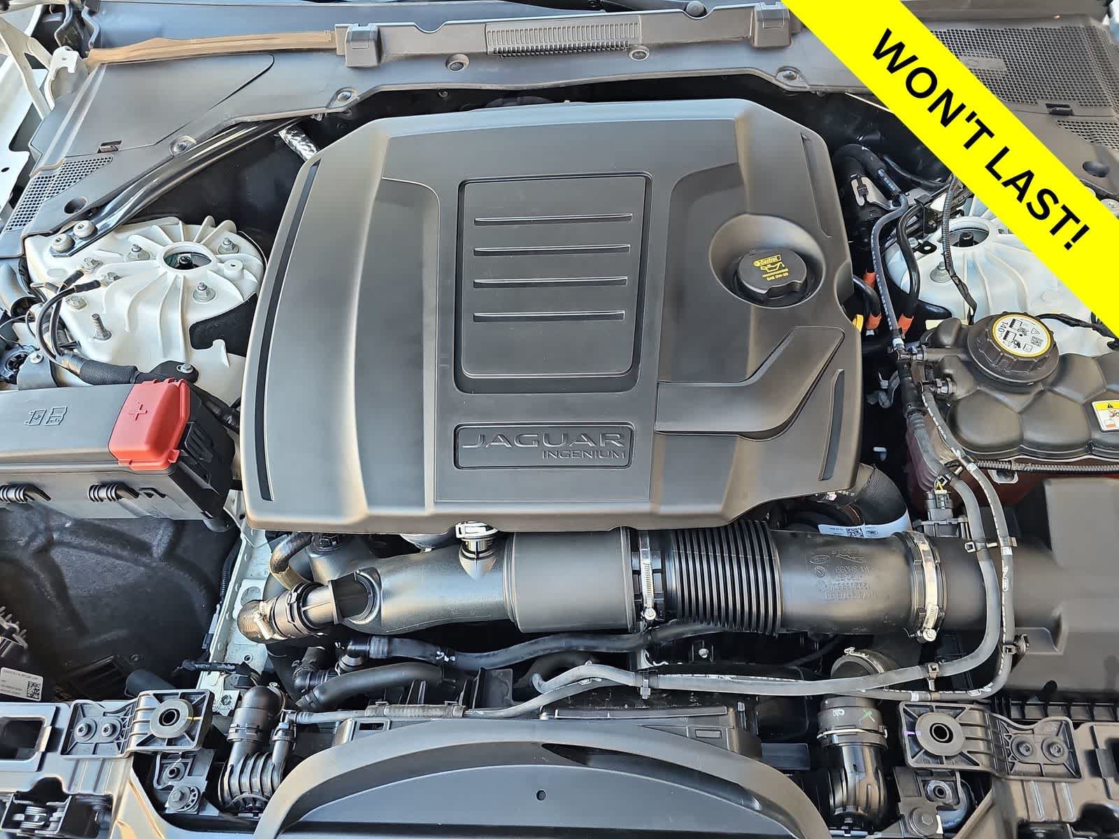 Used 2022 Jaguar XF SE RWD image 13