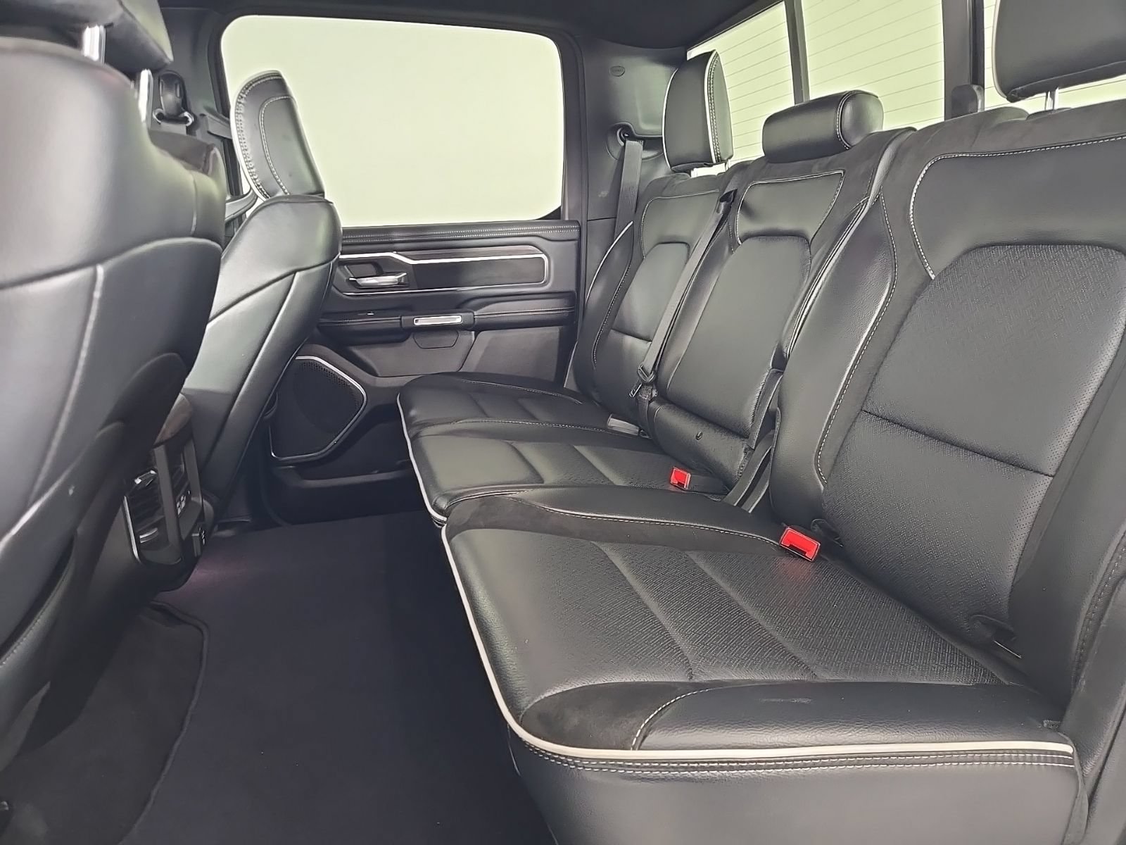 Used 2025 RAM 1500 Laramie AWD/4WD image 12