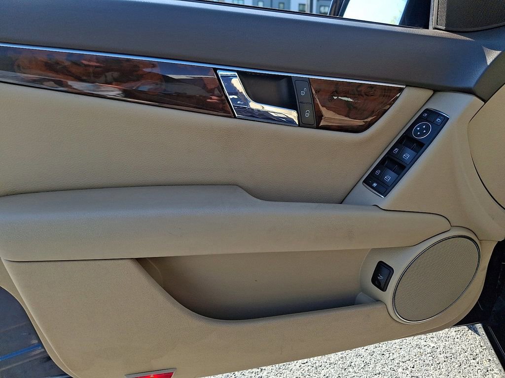 Used 2013 Mercedes-Benz C 250 Sedan image 11