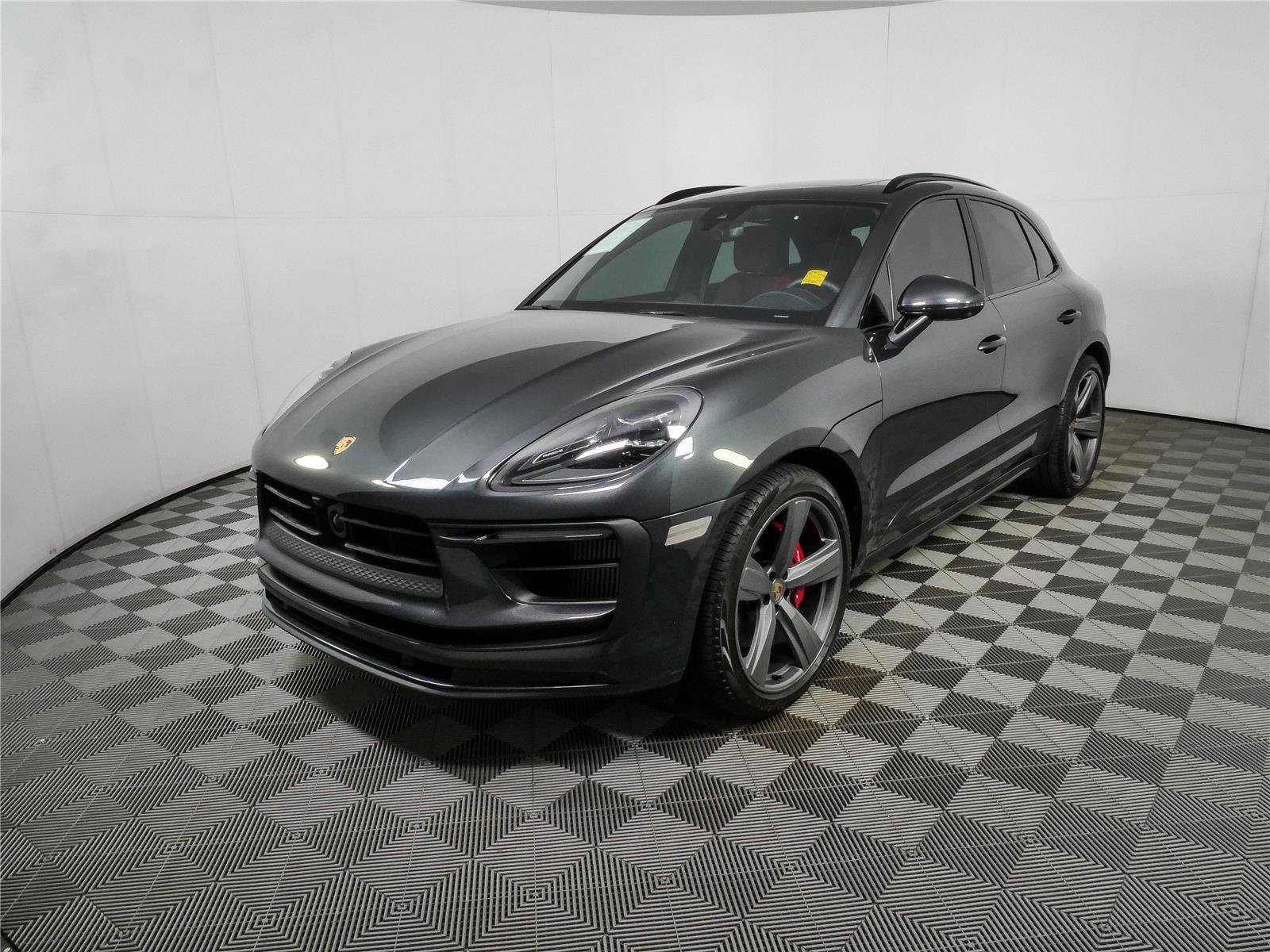 Used 2025 Porsche Macan S AWD/4WD image 28