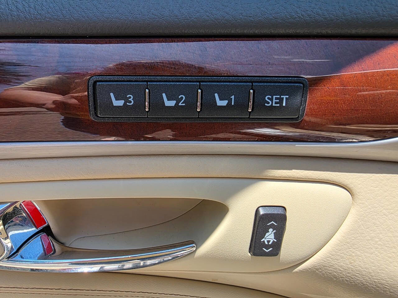 Used 2014 Lexus LS 460 w/ Comfort Package RWD image 11