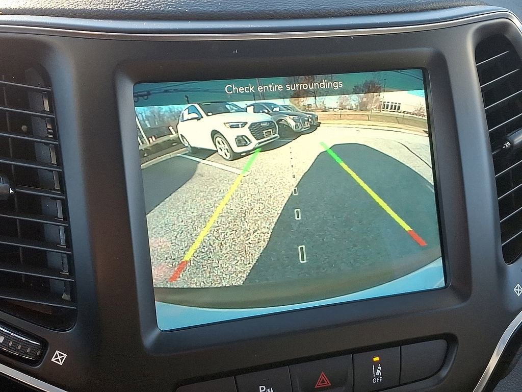 Used 2022 Jeep Cherokee Latitude Lux w/ Sun & Sound Group image 19