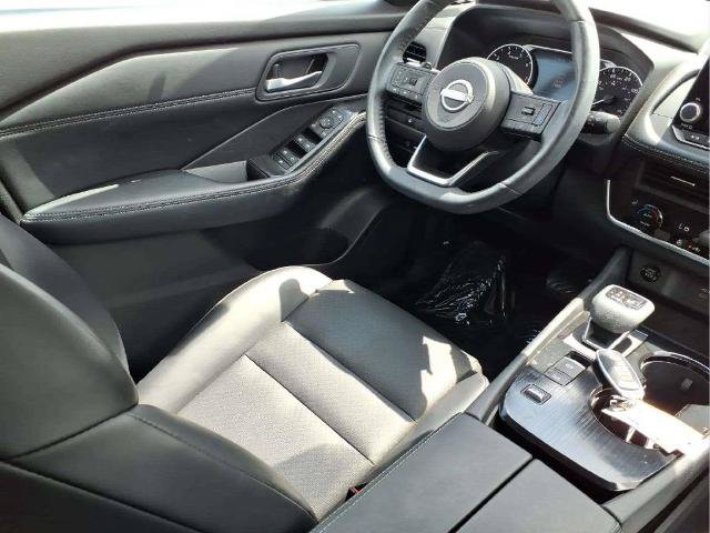 Certified 2024 Nissan Rogue SV w/ SV Premium Package FWD image 9