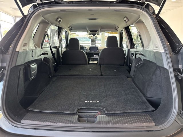 Used 2023 Nissan Rogue SV image 16