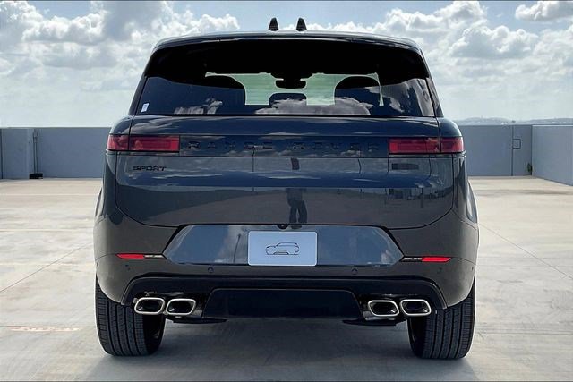 New 2025 Land Rover Range Rover Sport Dynamic SE image 4