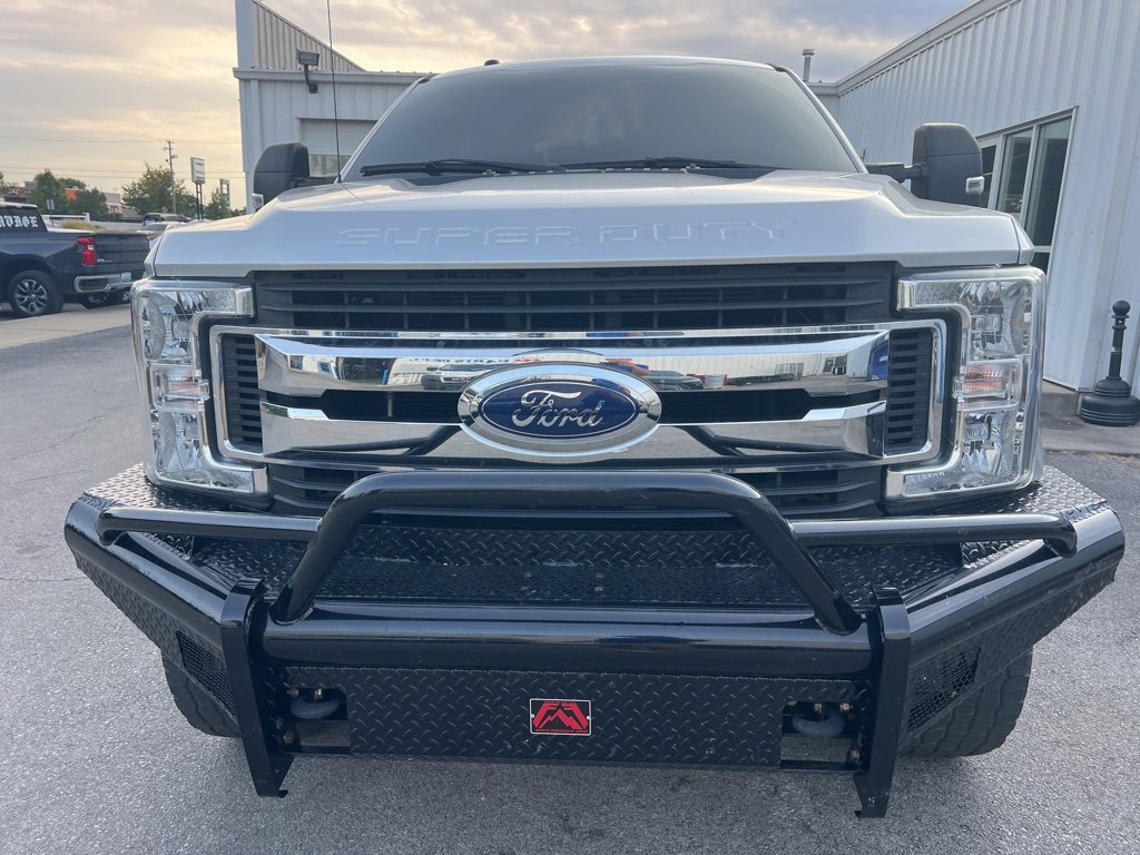 Used 2019 Ford F250 XLT w/ XLT Value Package image 2