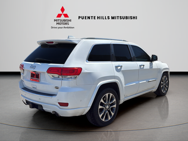 Used 2017 Jeep Grand Cherokee Overland w/ Jeep Active Safety Group AWD/4WD image 5