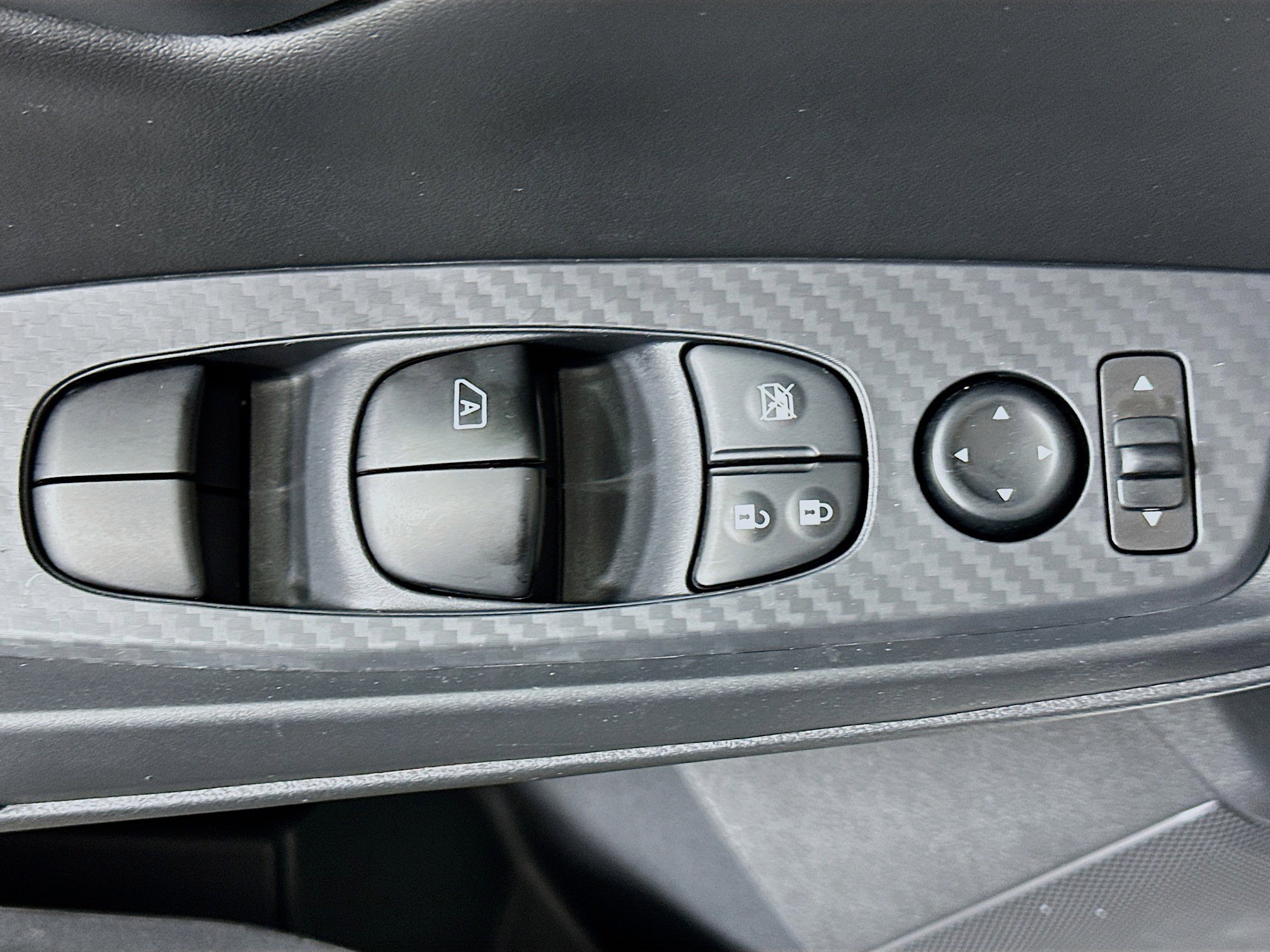 Used 2025 Nissan Sentra S image 15