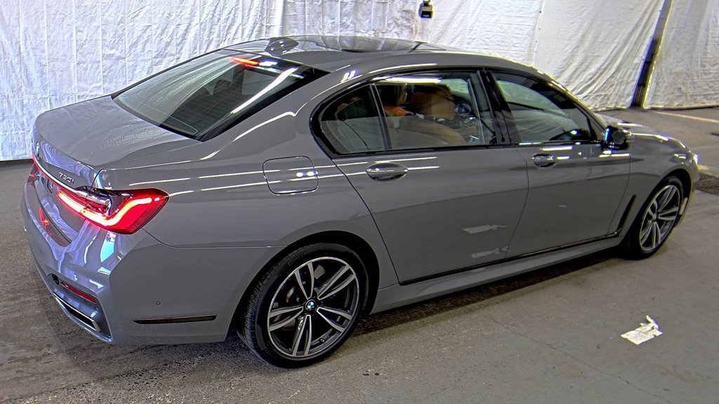 Used 2021 BMW 750i xDrive w/ Executive Package AWD/4WD image 7
