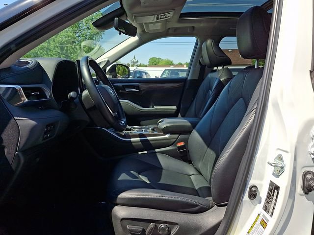 Used 2023 Toyota Highlander Platinum AWD/4WD image 14