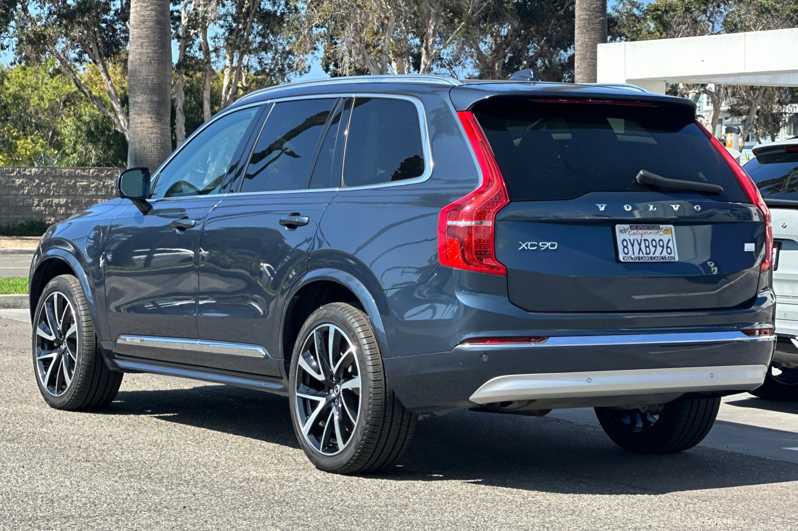 Certified 2022 Volvo XC90 T8 Inscription Expression w/ Advanced Package image 6