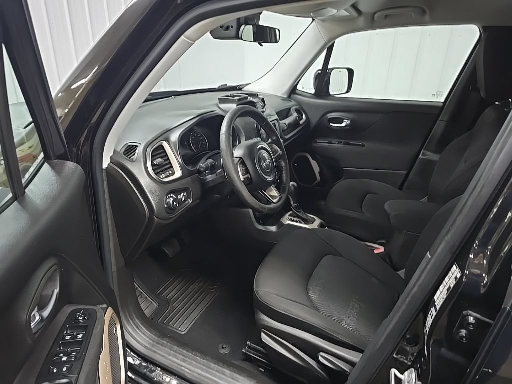 Used 2016 Jeep Renegade Latitude w/ Cold Weather Group AWD/4WD image 31