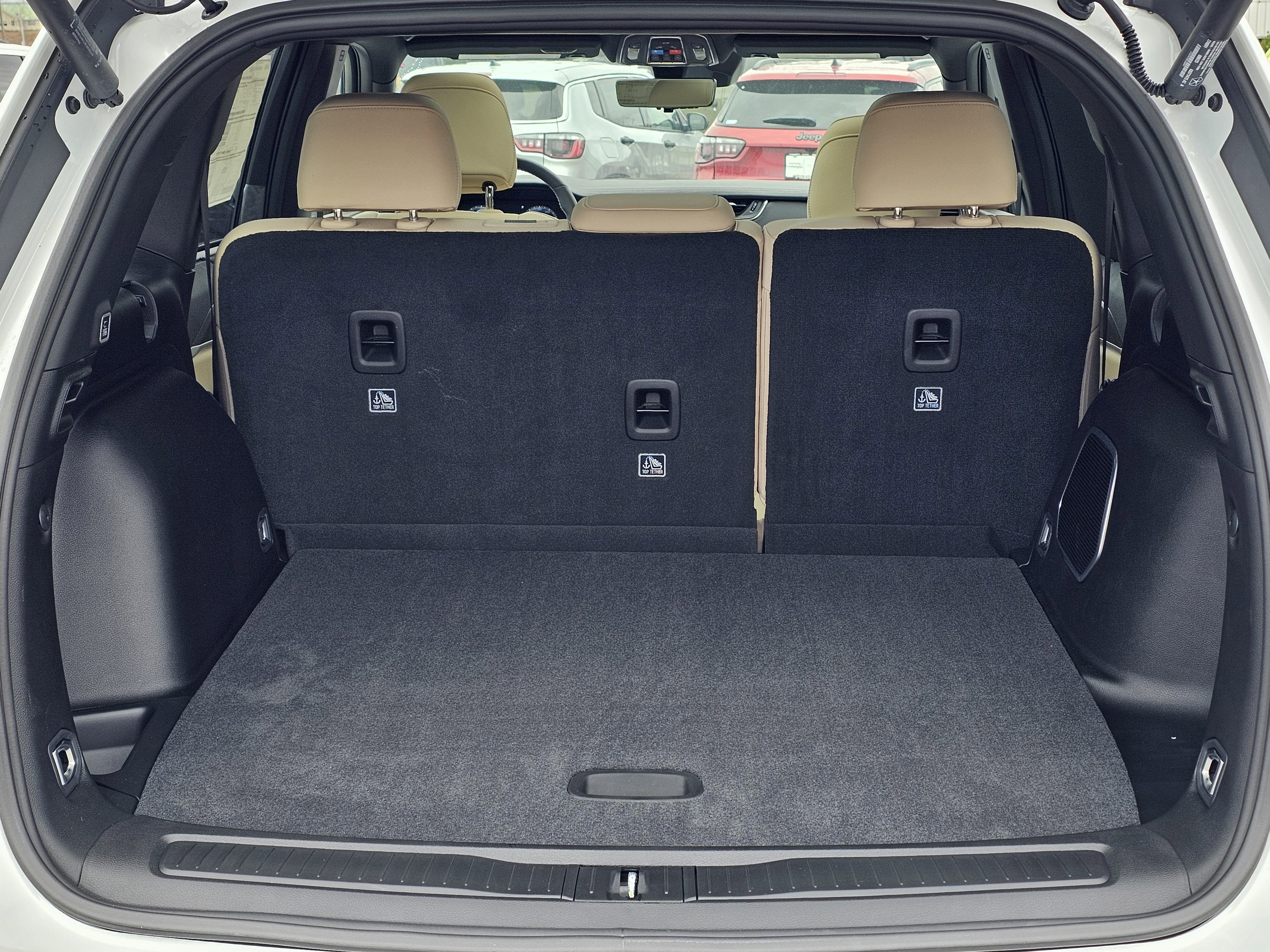 New 2025 Jeep Grand Cherokee Limited w/ Luxury Tech Group II image 11