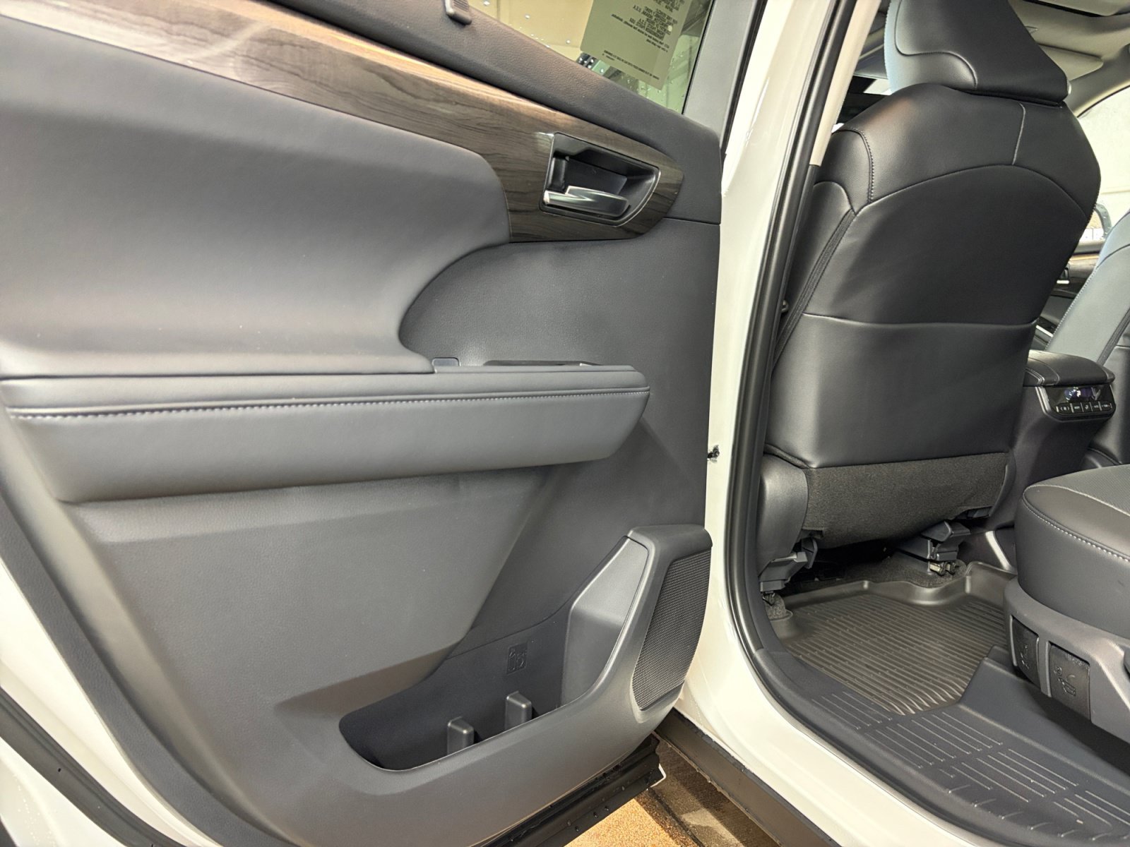 New 2026 Toyota Highlander Limited AWD/4WD image 35