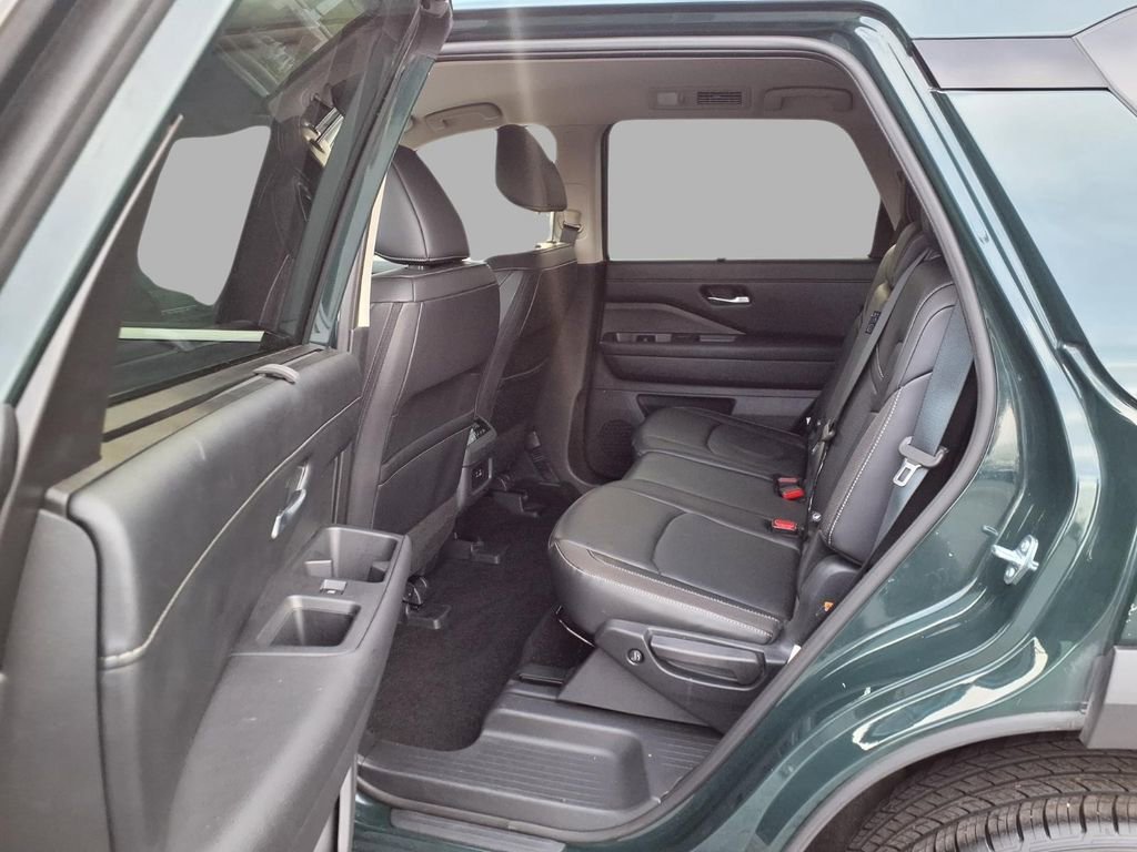 Certified 2025 Nissan Pathfinder SL image 24