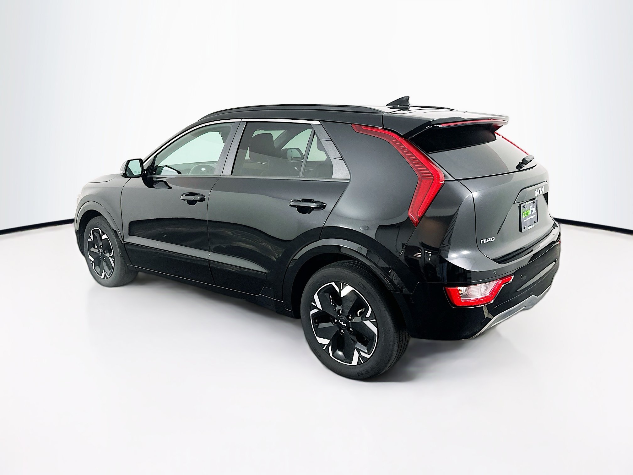 Used 2024 Kia Niro Wind w/ Wind Preserve Package FWD image 5