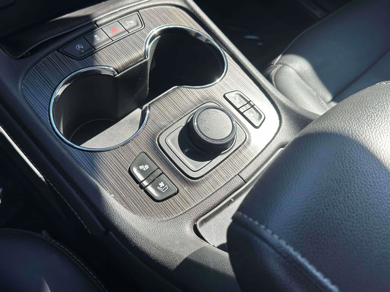 Used 2022 GMC Acadia SLT w/ Technology Package image 34