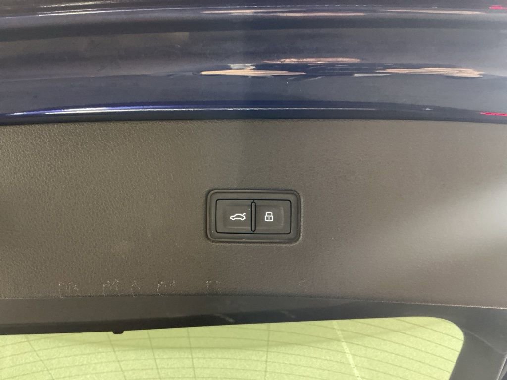 Used 2020 Audi Q8 Prestige image 31