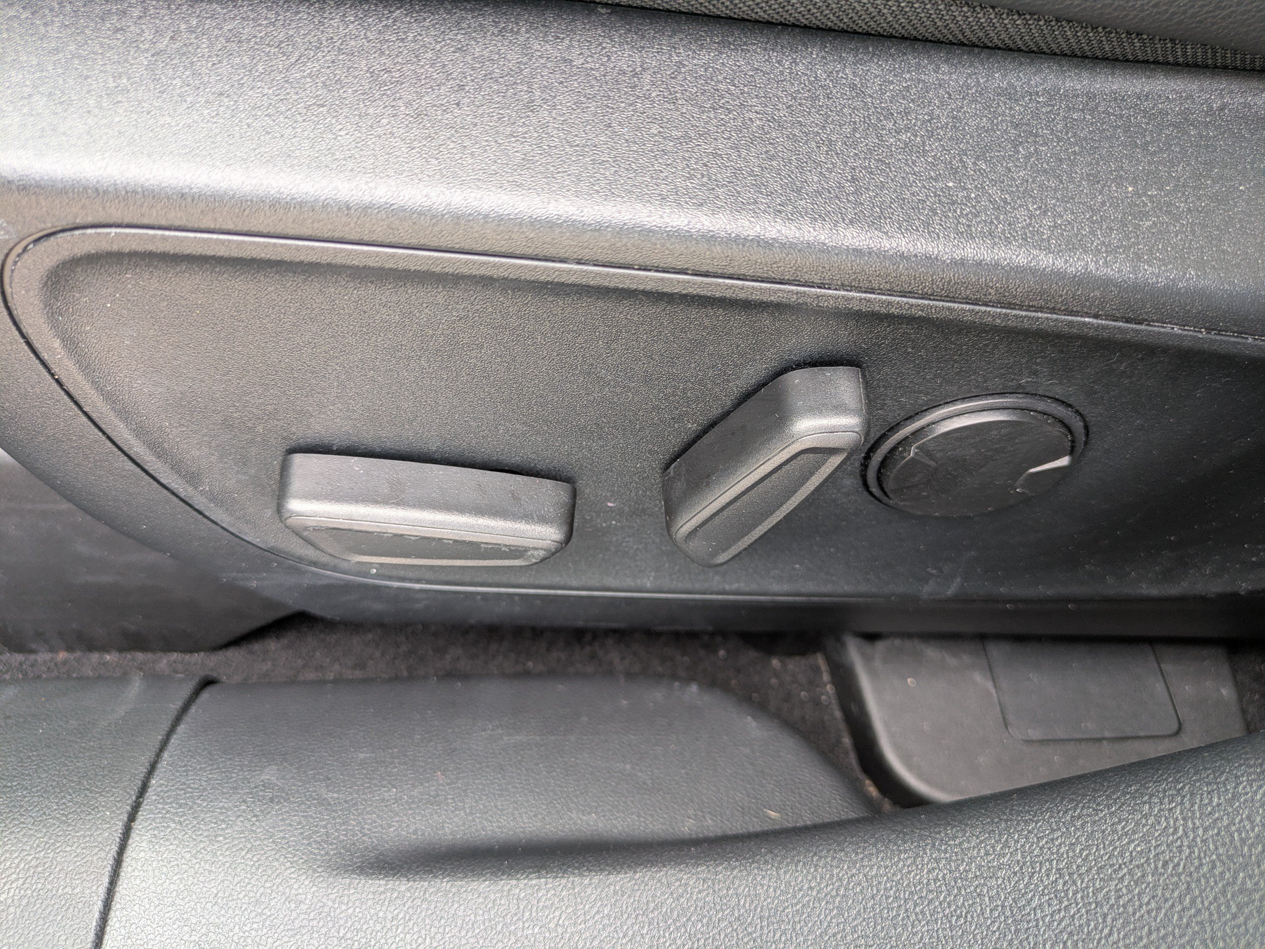 Used 2021 Ford Escape Titanium FWD image 19