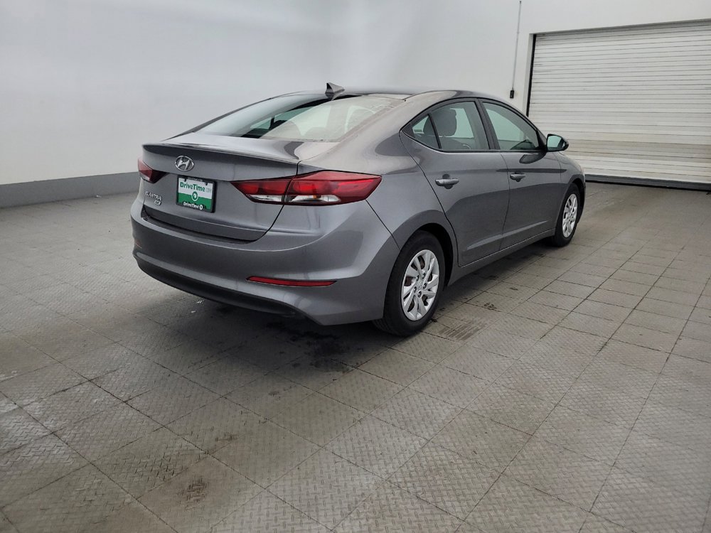 Used 2018 Hyundai Elantra SE w/ SE Connectivity Package 04 FWD image 9