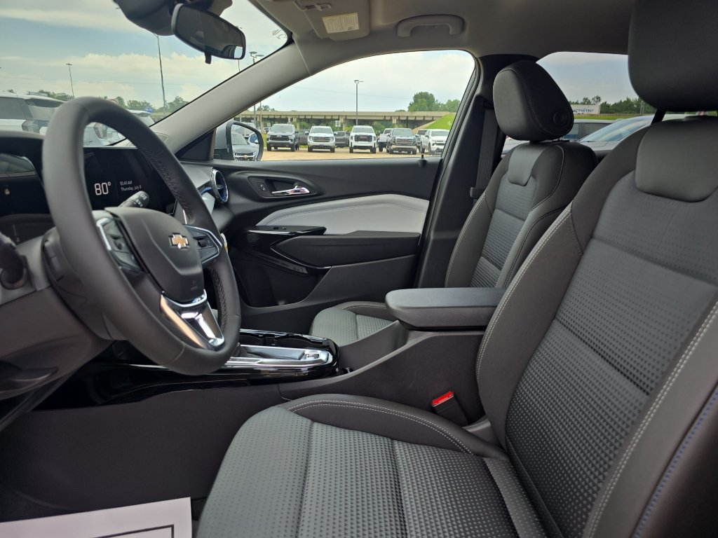 New 2026 Chevrolet Trax LT w/ Driver Confidence Package FWD image 19
