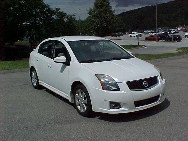Used 2010 Nissan Sentra 2.0 SR FWD image 2