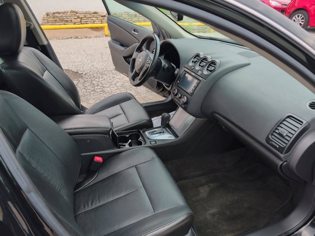 Used 2011 Nissan Altima 3.5 SR w/ 3.5SR Premium Pkg FWD image 23