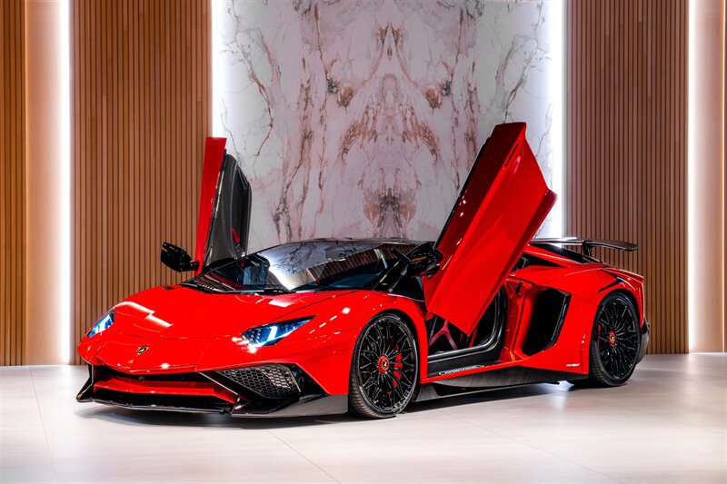 Used 2017 Lamborghini Aventador LP 750-4 Superveloce AWD/4WD image 2