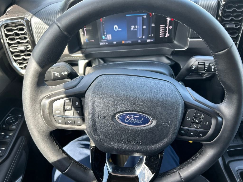 Used 2025 Ford Ranger XLT AWD/4WD image 2
