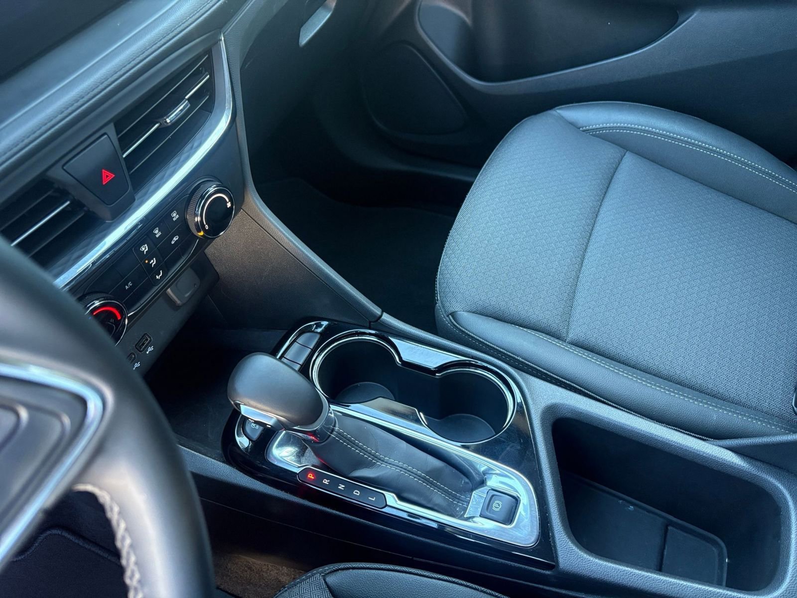 Used 2025 Buick Encore GX Preferred image 40