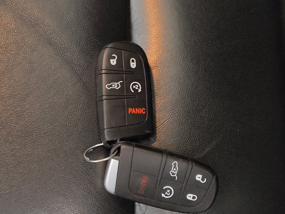 Used 2021 Jeep Grand Cherokee Limited w/ Premium Lighting Group AWD/4WD image 32