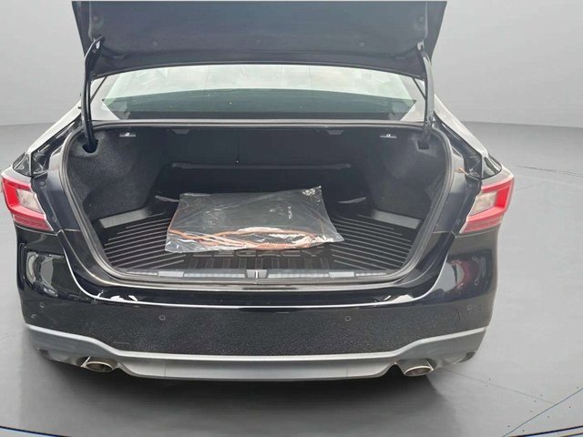 Used 2022 Subaru Legacy Touring XT image 21