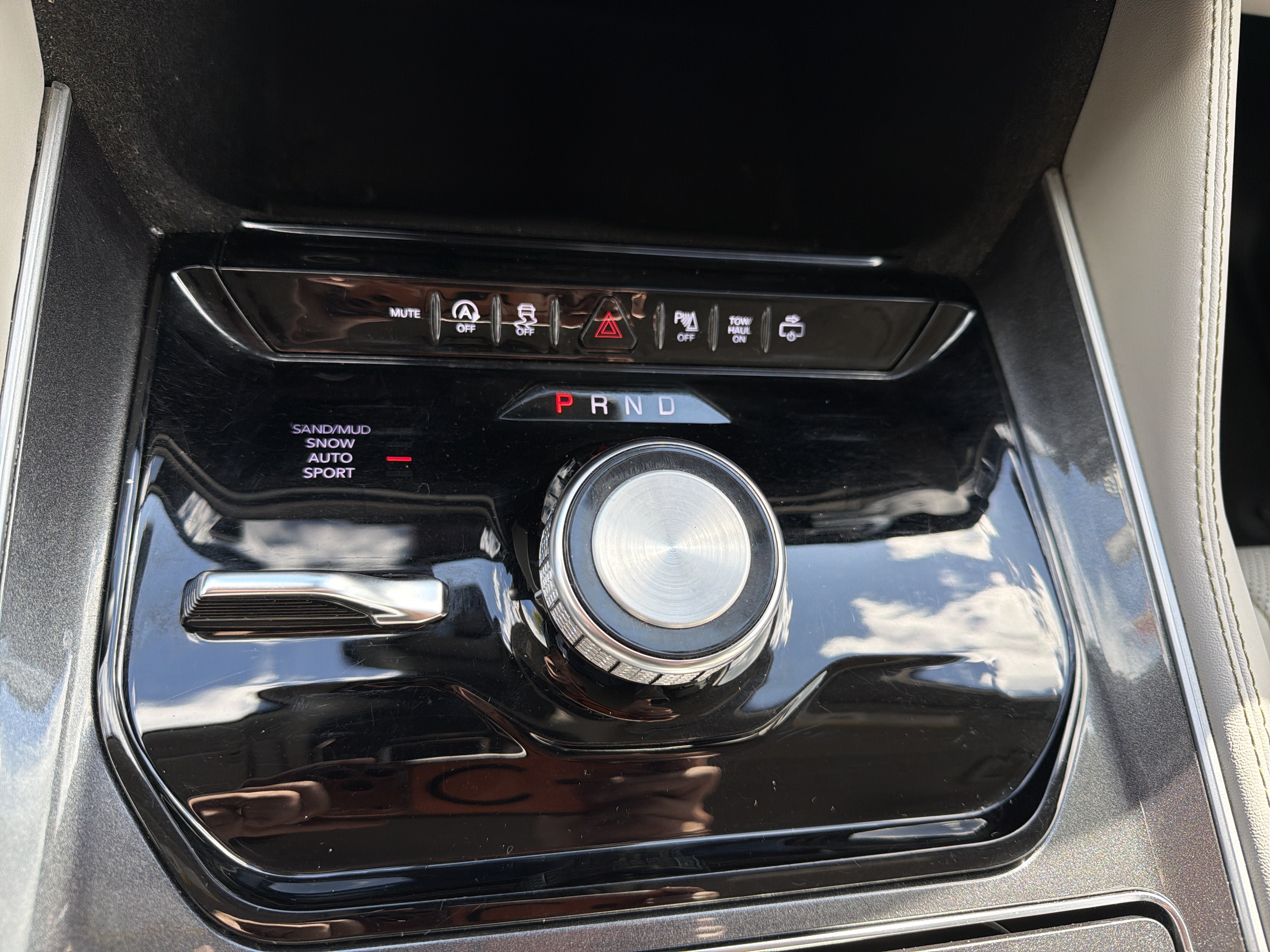 Used 2022 Jeep Wagoneer Series I AWD/4WD image 24