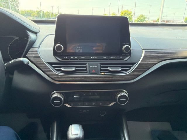 Used 2020 Nissan Altima 2.5 SL FWD image 18