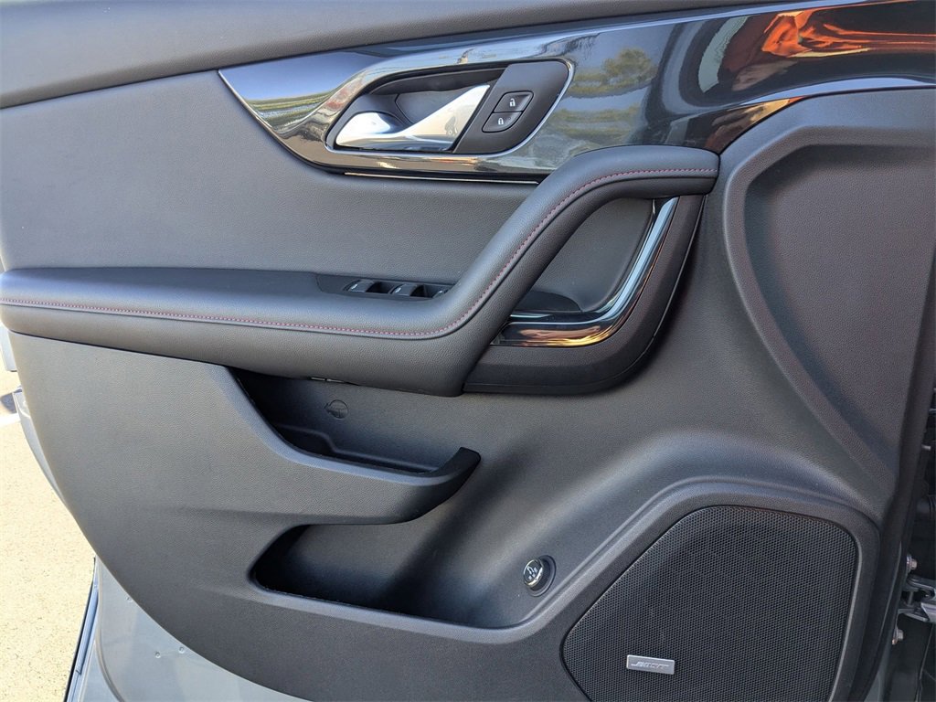 Used 2025 Chevrolet Blazer RS image 13