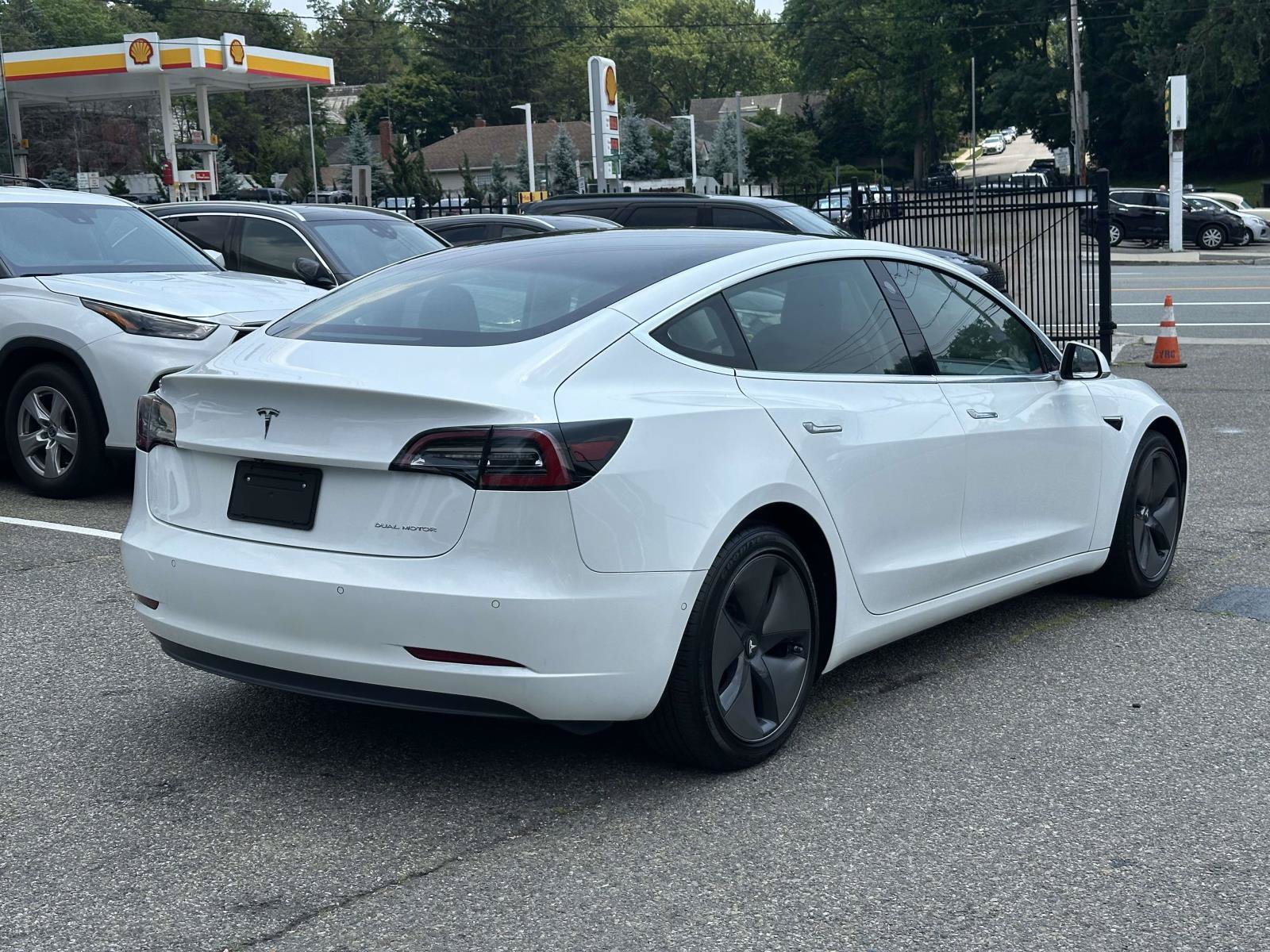 Used 2020 Tesla Model 3 Long Range AWD/4WD image 3
