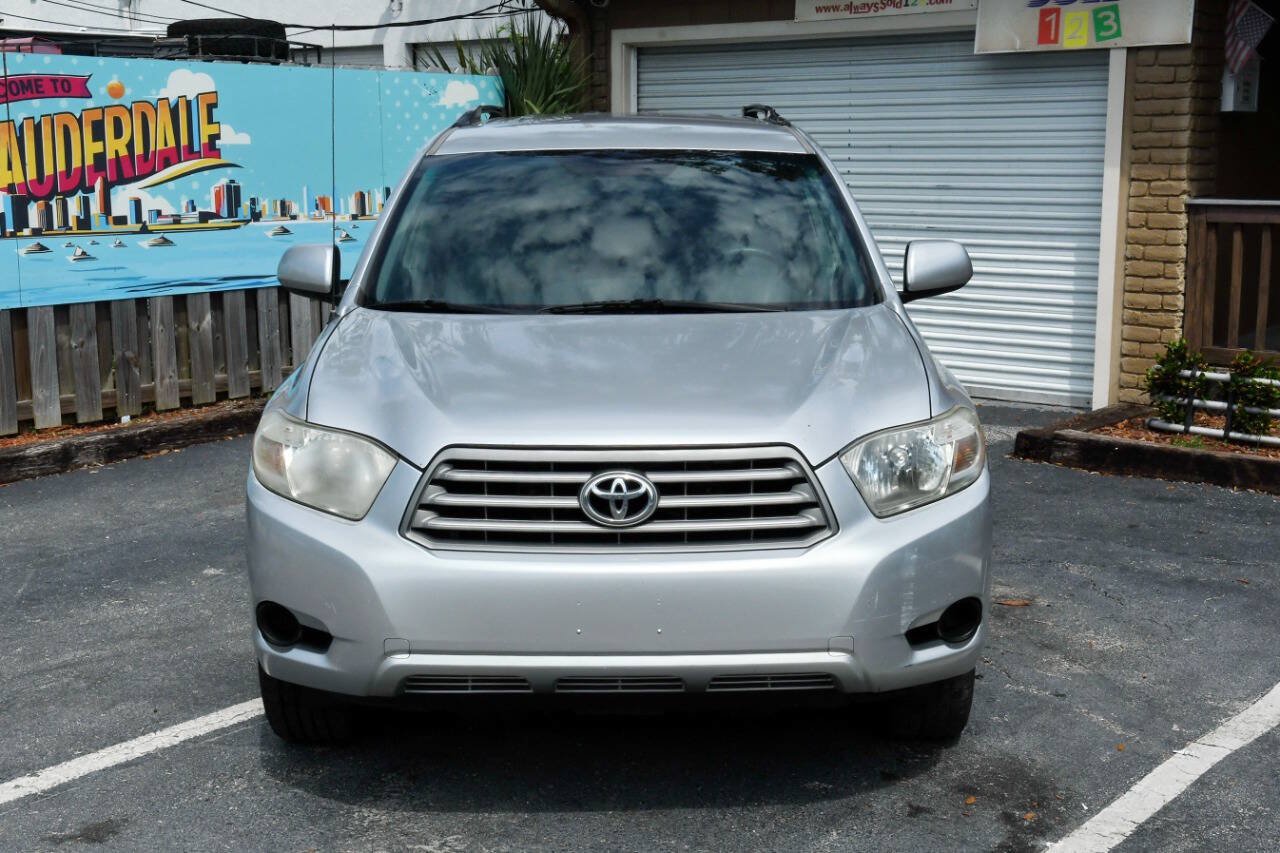 Used 2010 Toyota Highlander 2WD w/ 3rd Row Seat Pkg image 3
