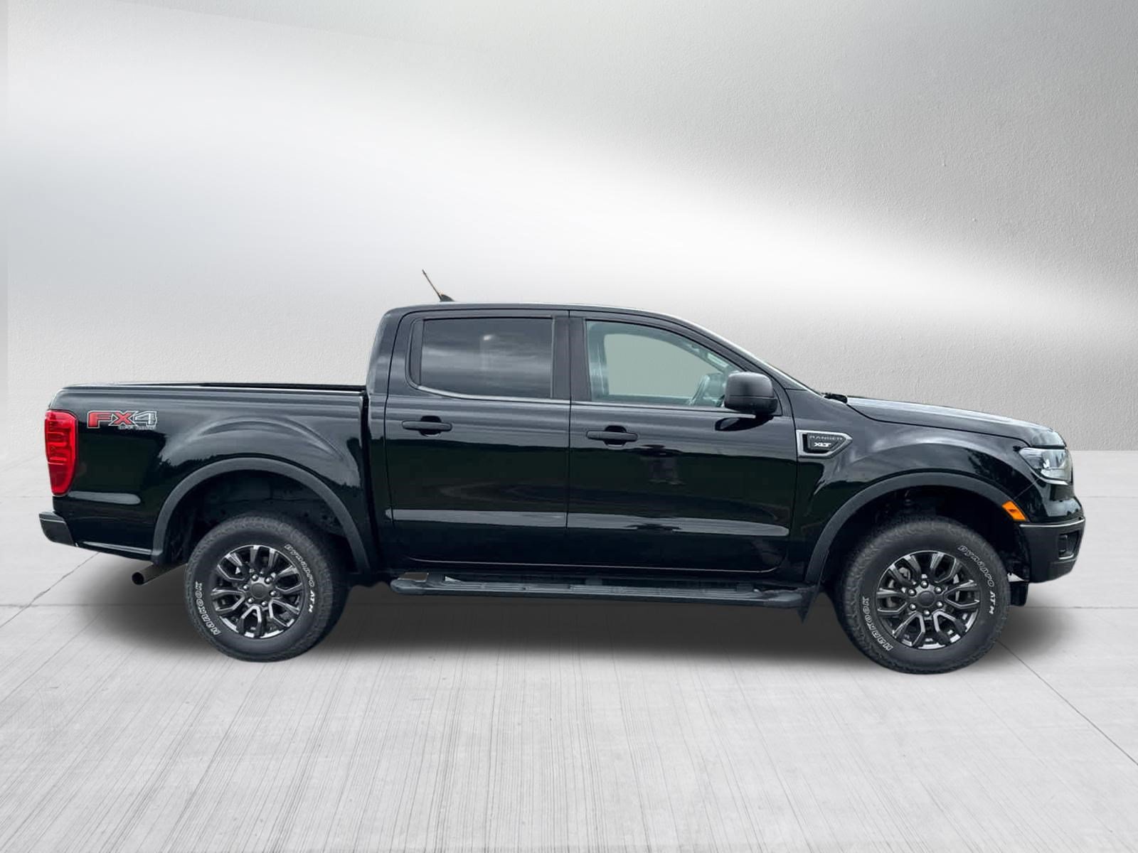 Used 2022 Ford Ranger XLT w/ Equipment Group 301A Mid AWD/4WD image 9